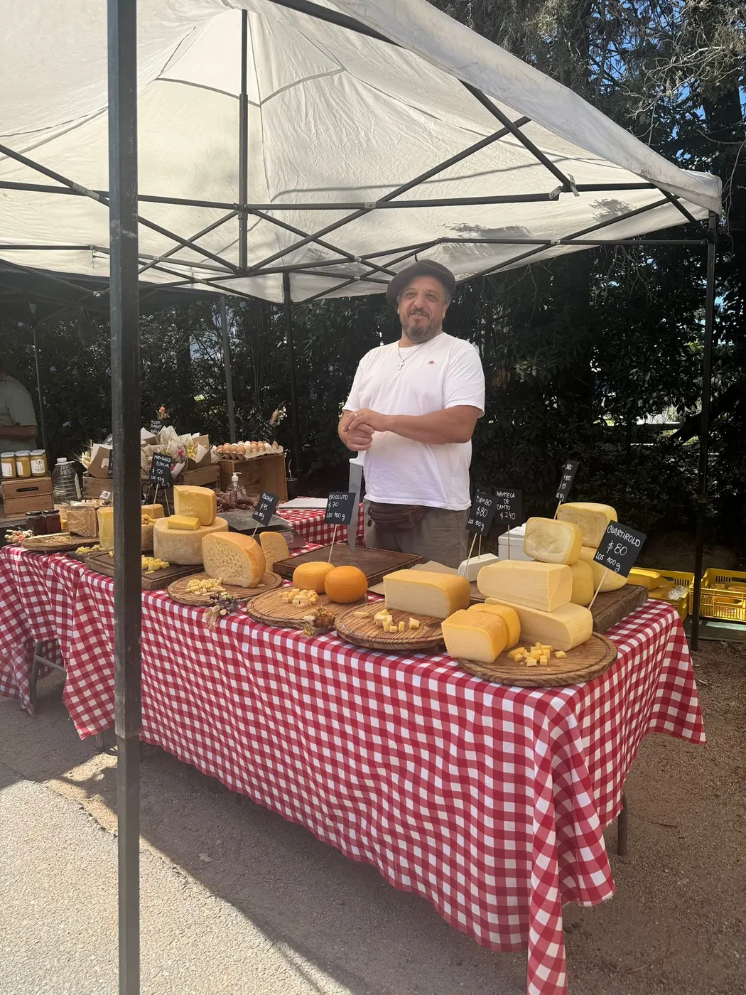 Puesto de La Quesería Rural en la feria de Cantegril